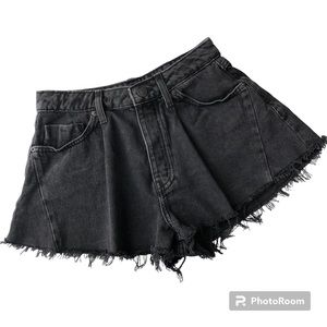 Forever 21 High Rise Pleated Black Denim Raw Hem Shorts size 26